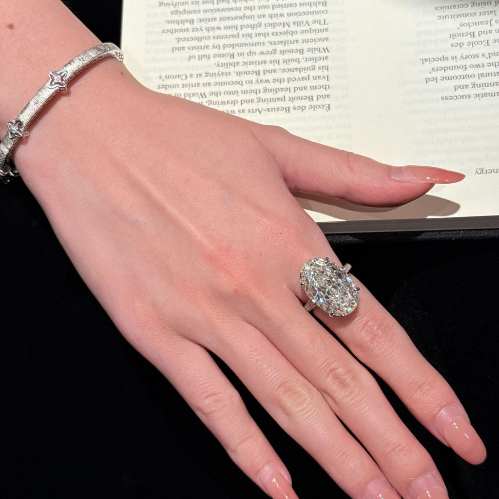 Oval Side Pavé Diamond Ring - ZORVA JEWELRY