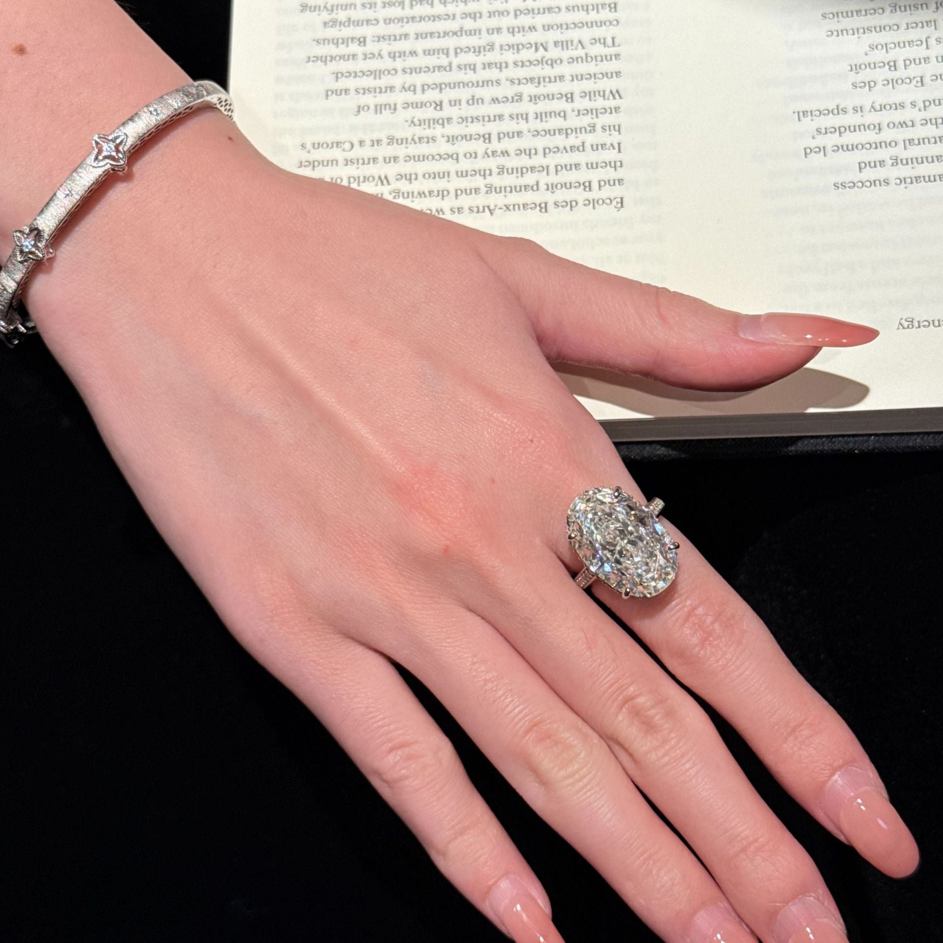 Oval Side Pavé Diamond Ring - ZORVA JEWELRY