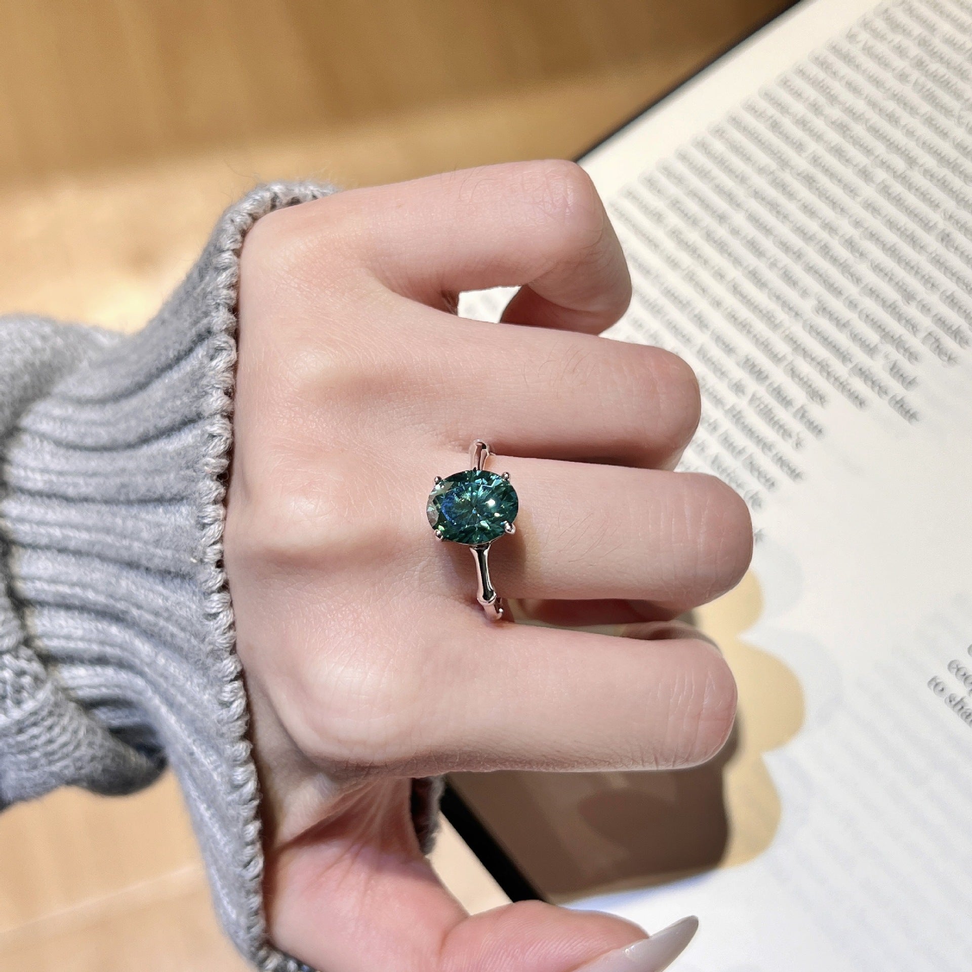 Bamboo Shadow Green Gem Ring - ZORVA JEWELRY