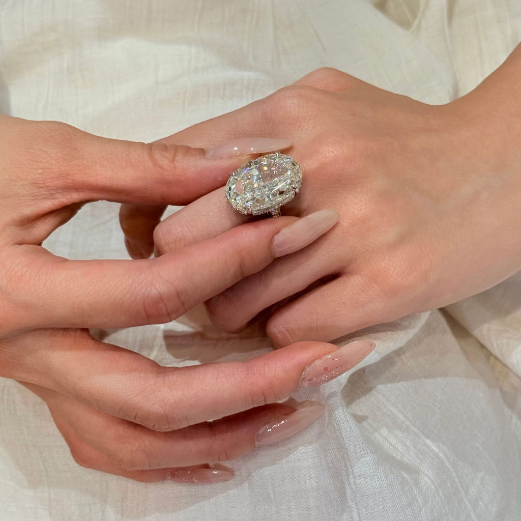 Oval Side Pavé Diamond Ring - ZORVA JEWELRY